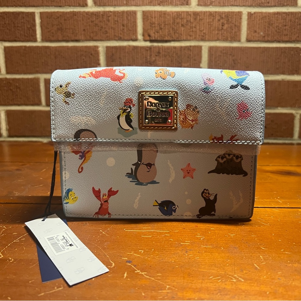 Disney Dooney & Bourke Out to Sea Ocean Friends Small Crossbody Bag/Purse-NWT